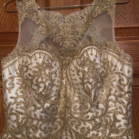 Gold & white Prom/homecoming dress Size S - Picture 3 of 3
